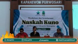 Dukuh, Pelestari Budaya, dan Tokoh Masyarakat Giritirto Ikuti Pendataan Naskah Kuno
